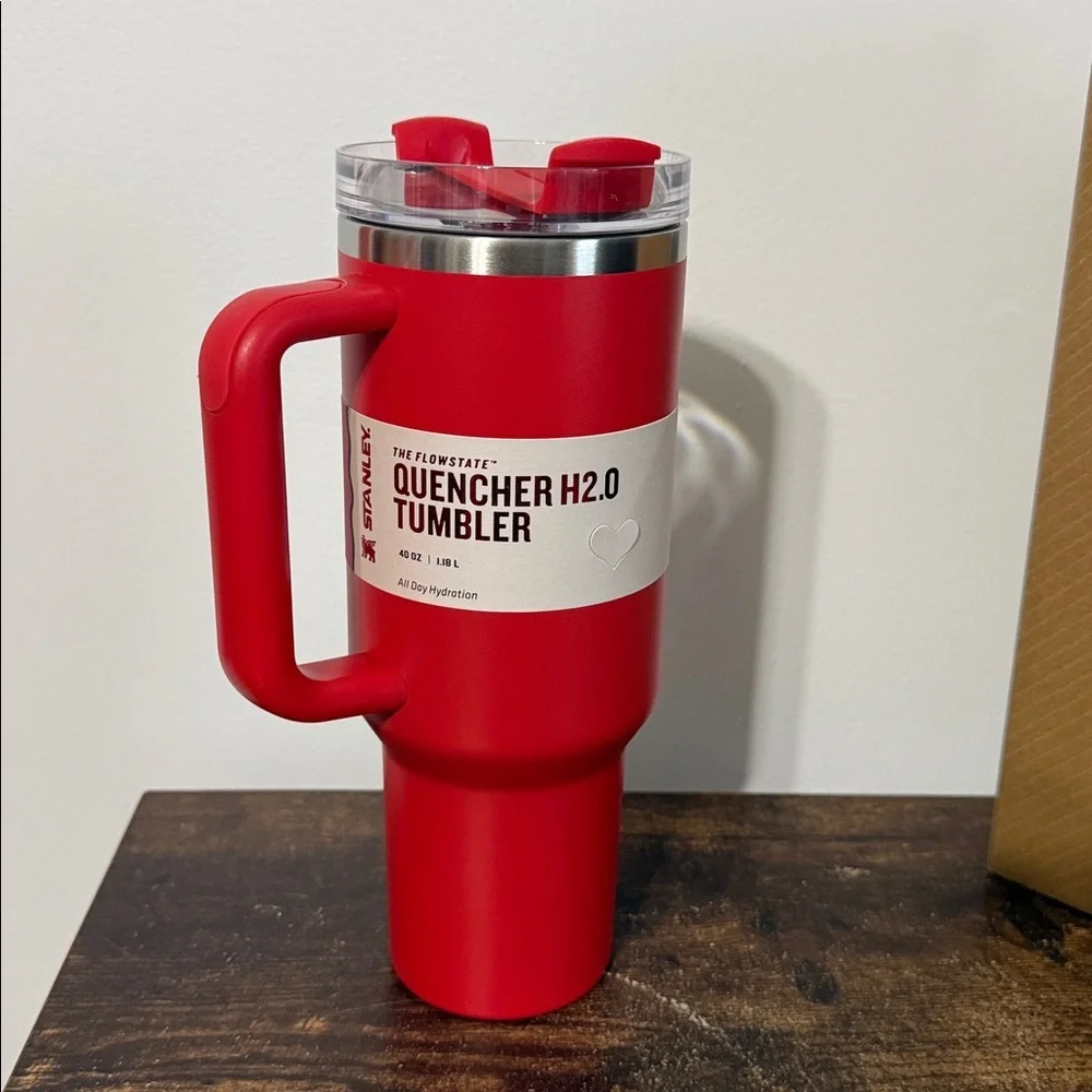 STANLEY Quencher H2.0 LIMITED RED Tumbler 40 oz Flowstate NEW - Picture 2 of 9